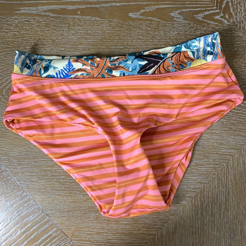 PATAGONIA Shell Seeker Swim Bottoms in Petra Pink - Picture 6 of 11